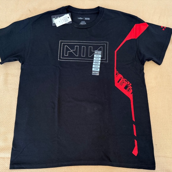 Disney NIN Nine Inch Nails Tron Ares T-Shirt Hot Topic Exclusive Mens Size M NEW - Picture 1 of 4